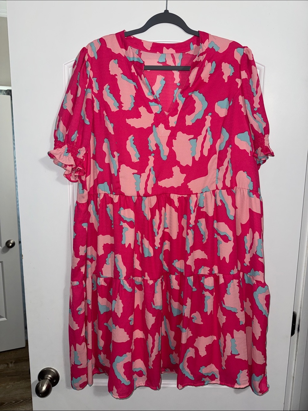 Women XL Pink Abstract Tiered Dress with Ruffle Sleeves